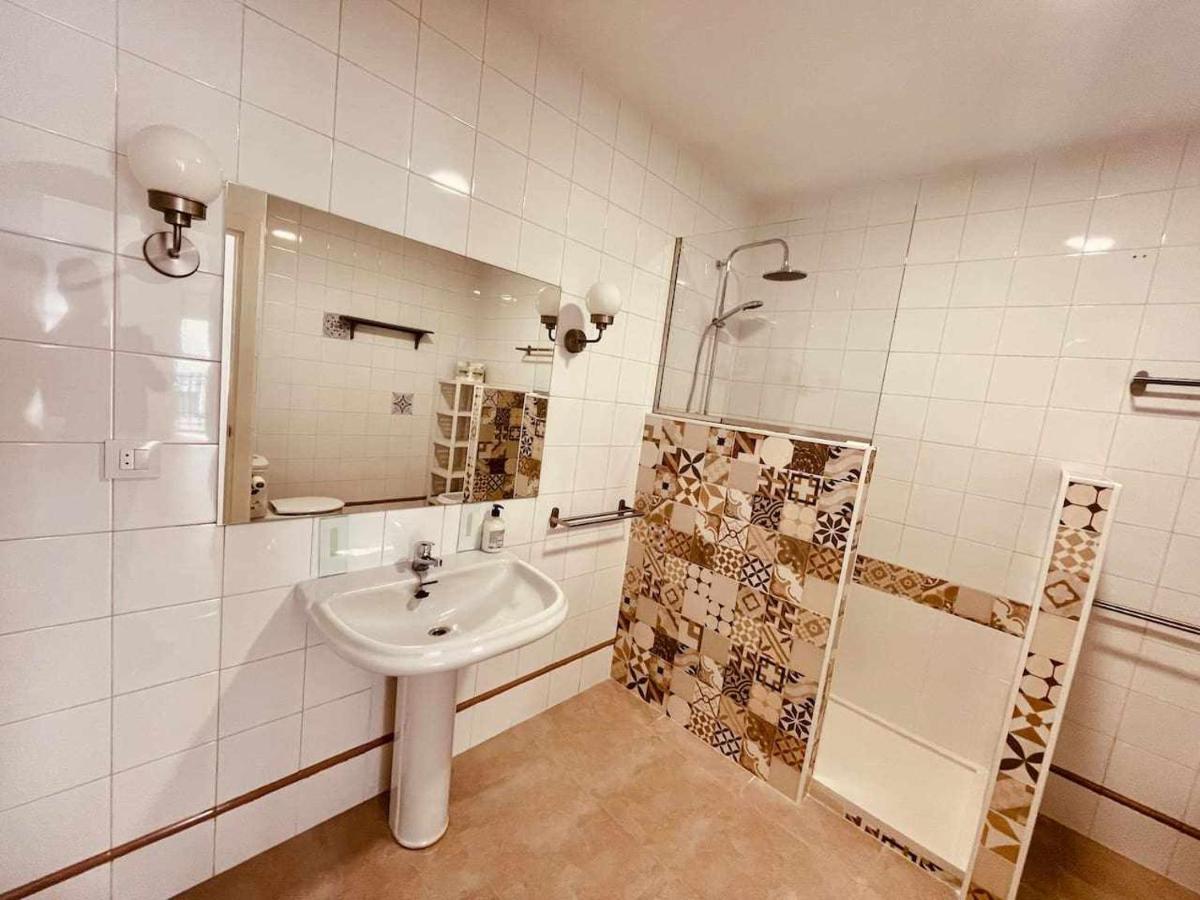 Apartamento Centrico Corredera กอร์โดบา ภายนอก รูปภาพ